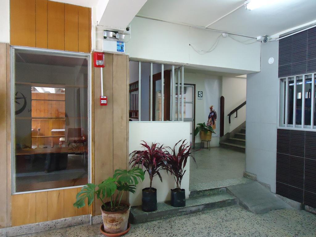 Hotel Estacion Central Lima Buitenkant foto